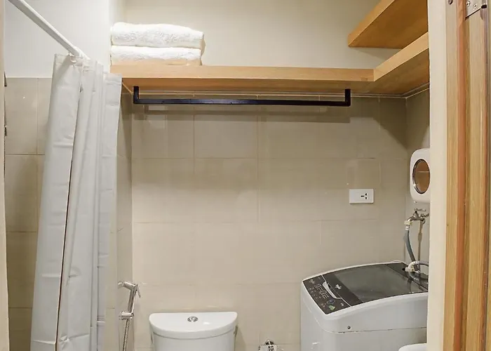 Hotel Cozy 1br Balcony With Pool View Free Parking