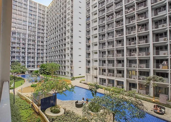 Cozy 1br Balcony With Pool View Free Parking Manila