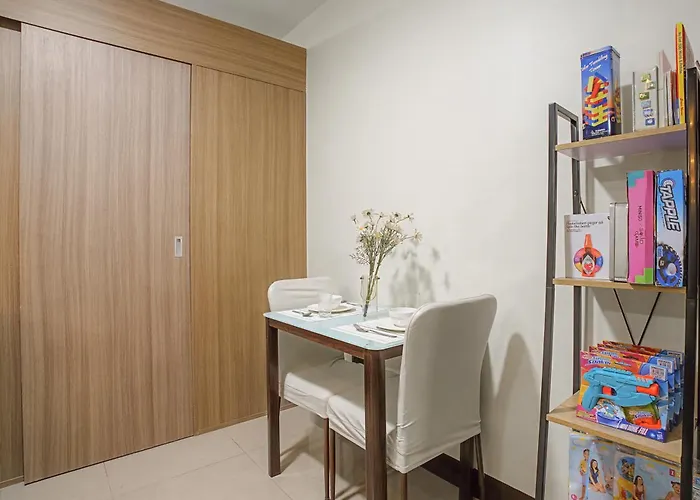 Hotel Cozy 1br Balcony With Pool View Free Parking Manila